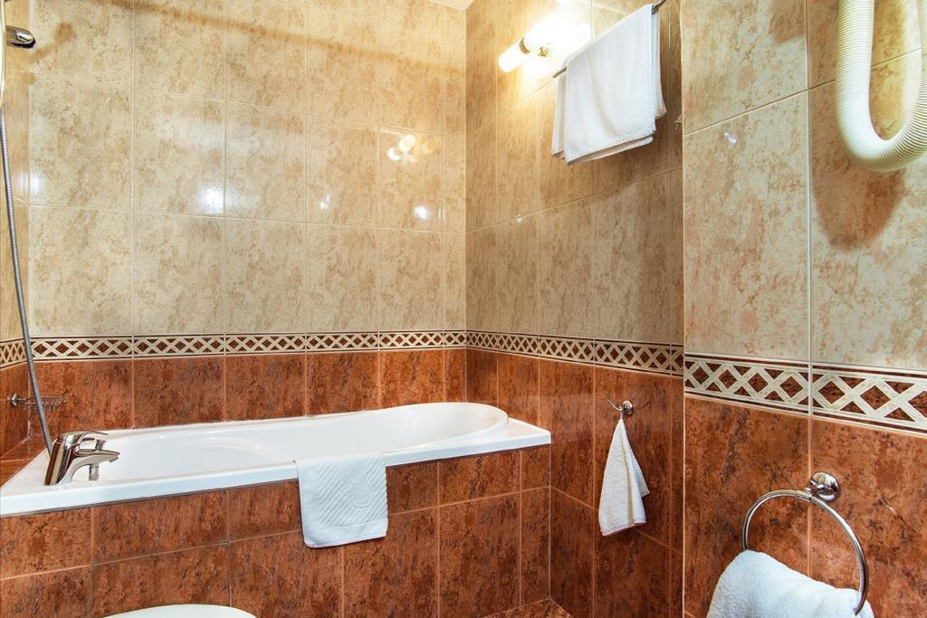 Hotel Izvor Starozagorski Bani Bagian luar foto